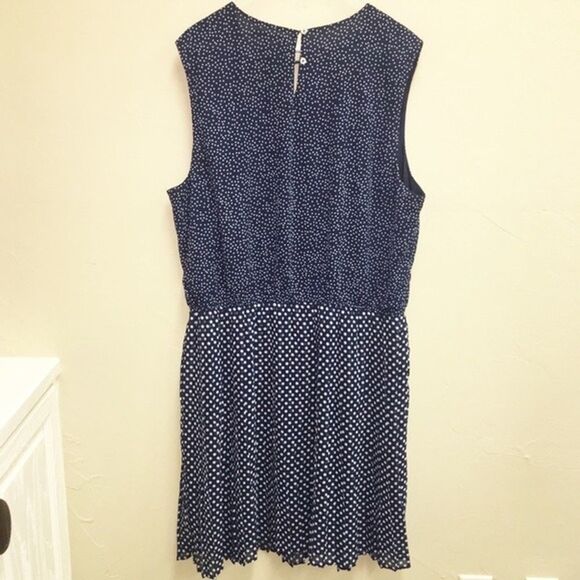 Peacocks Navy White Polka Dot Sleeveless Pleated Dress Plus Size 20 - Picture 4 of 6